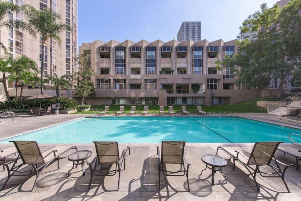Spacious 2 Bedrooms 2 Baths. Right In Downtown La * Los Angeles
