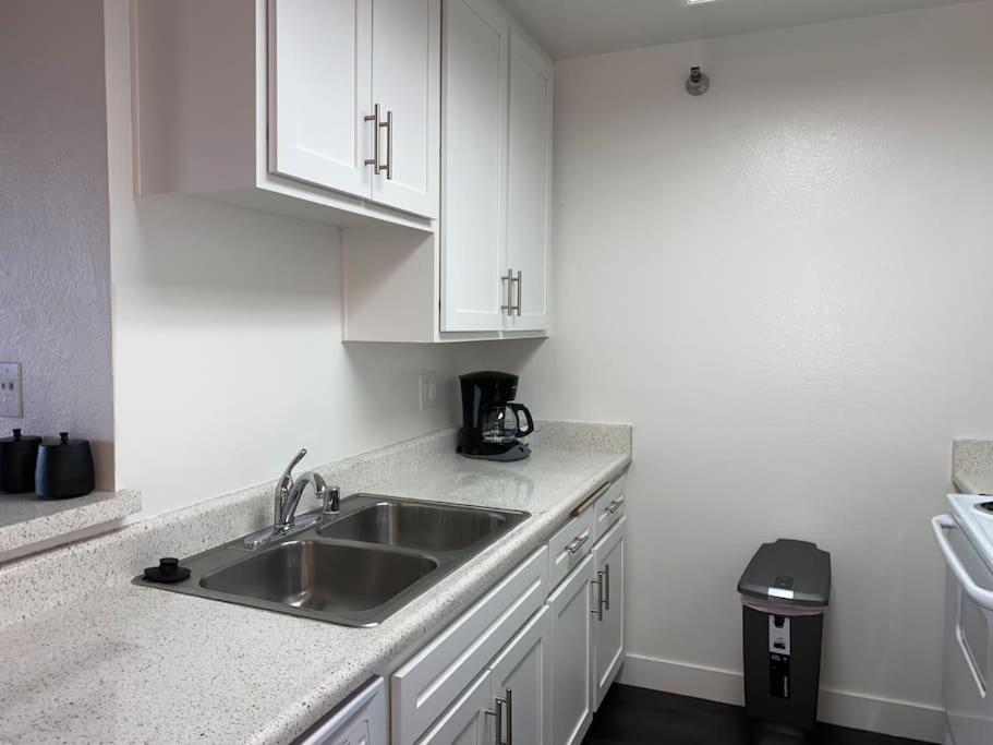 Spacious 2 Bedrooms 2 Baths. Right In Downtown La Apartment