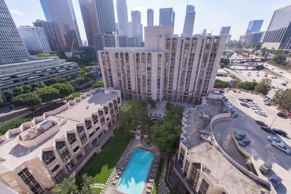Spacious 2 Bedrooms 2 Baths. Right In Downtown La Apartment