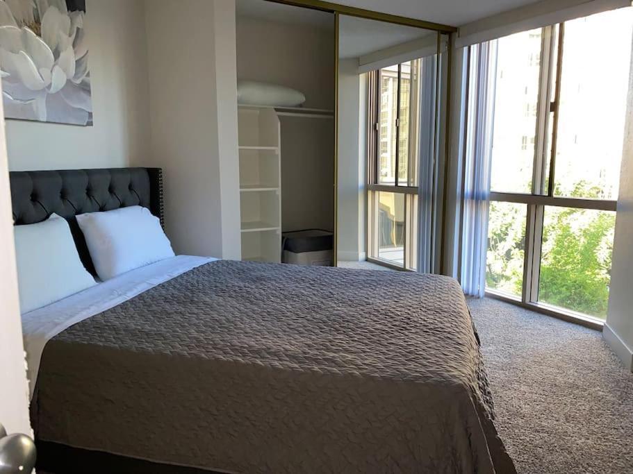 Spacious 2 Bedrooms 2 Baths. Right In Downtown La Apartment *