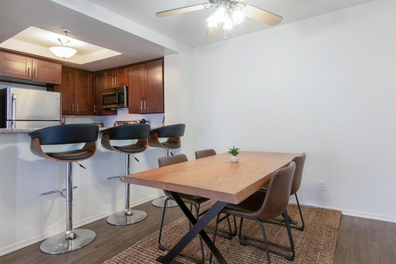 Hollywood 1br W Gym Pool Nr Metro Lax-52 Los Angeles