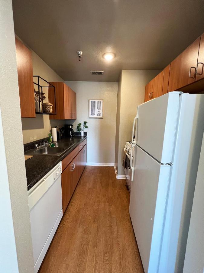 Hollywood Awesome Free Parking Apartment *