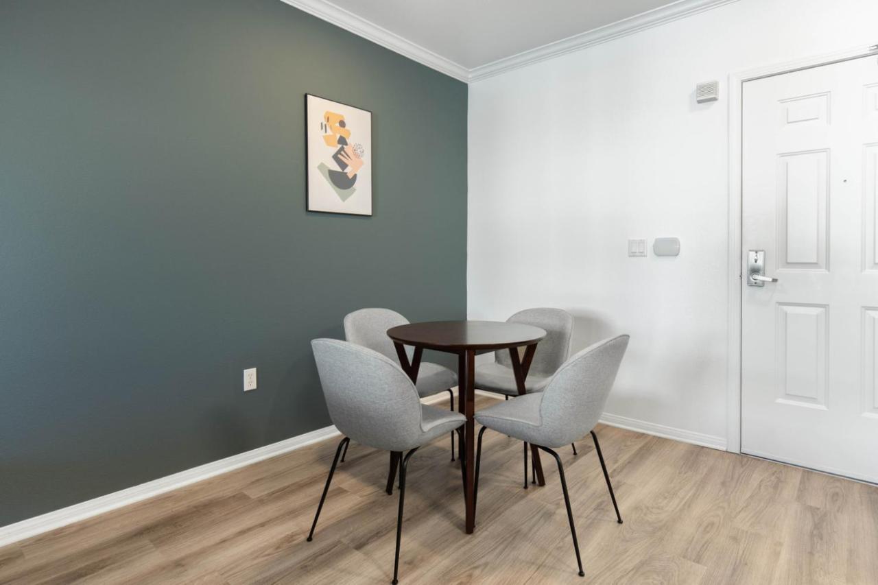 Hollywood 2br W Gym Pool Nr Sunset Blvd Lax-200 * Los Angeles