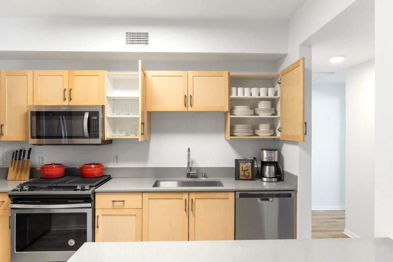 Hollywood 2br W Gym Pool Nr Sunset Blvd Lax-200 * Los Angeles