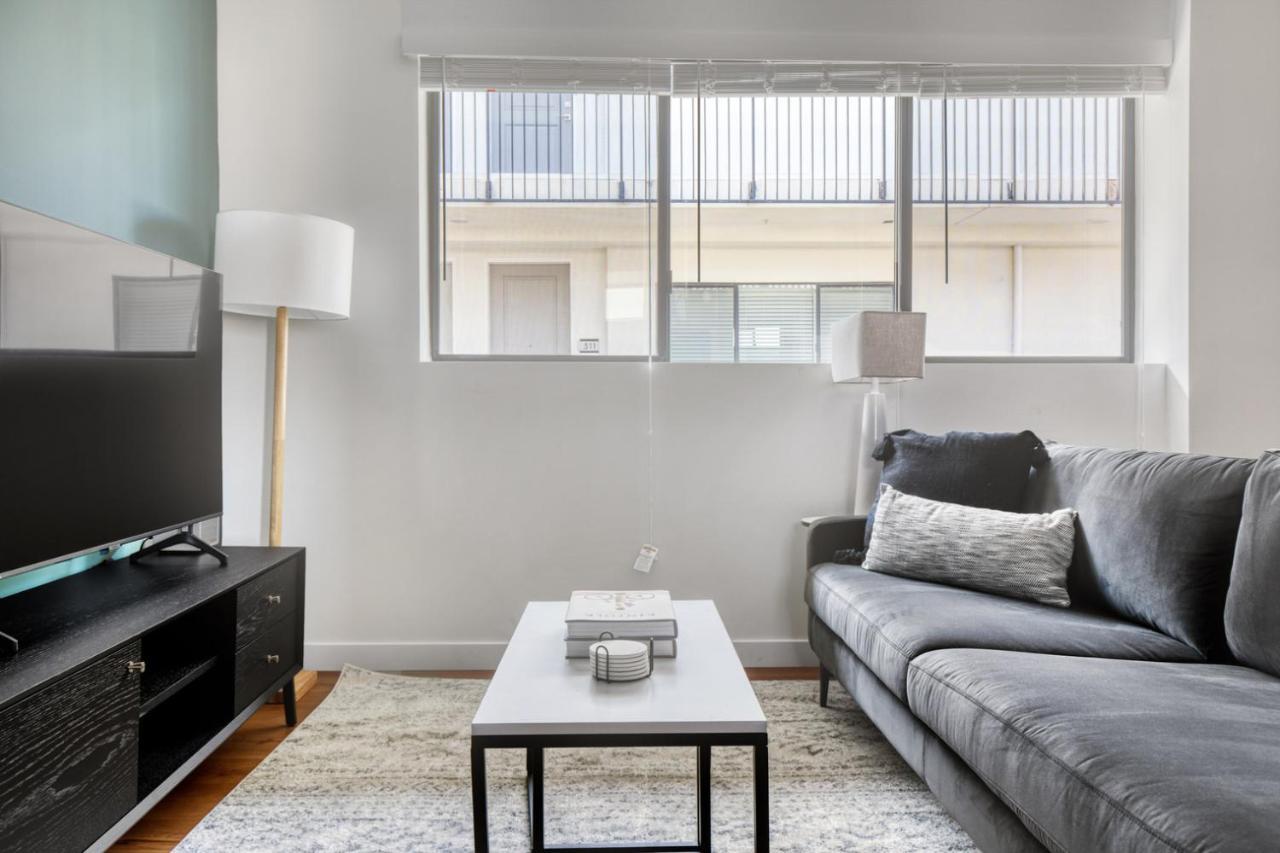 Apartment Culver 1br W Gym Roof In Walkable Area Lax-805 *