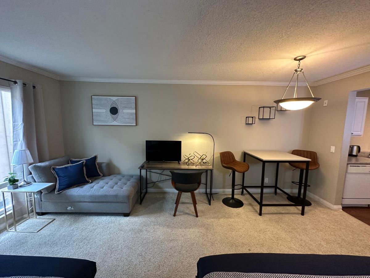 Hollywood Awesome Free Parking Apartment *
