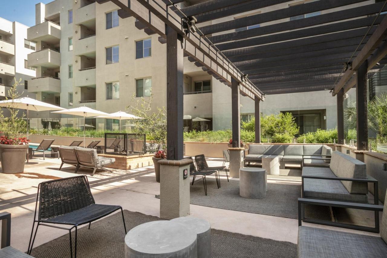 Hollywood 2br W Gym Pool Nr Sunset Blvd Lax-200