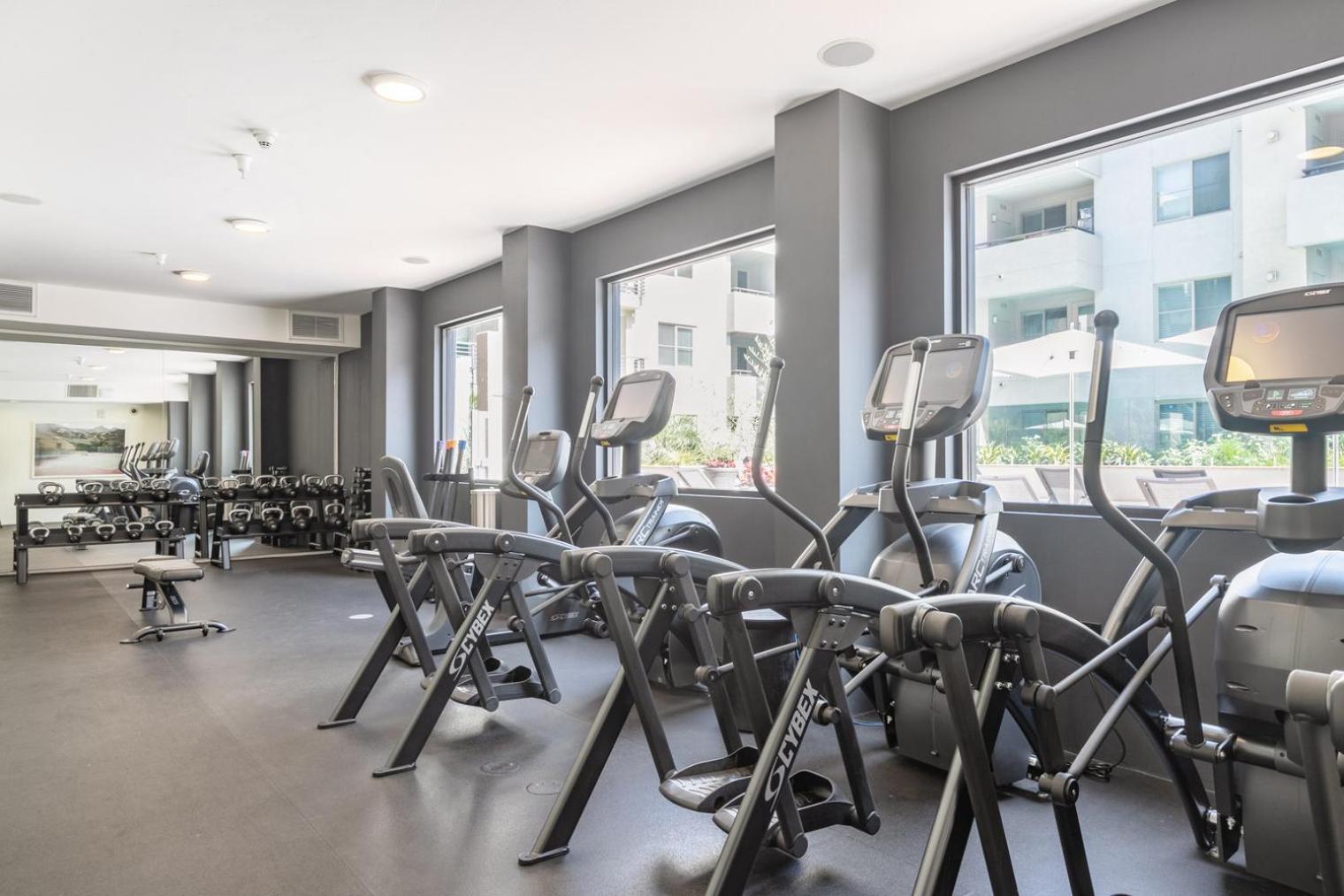Hollywood 2br W Gym Pool Nr Sunset Blvd Lax-200 Los Angeles