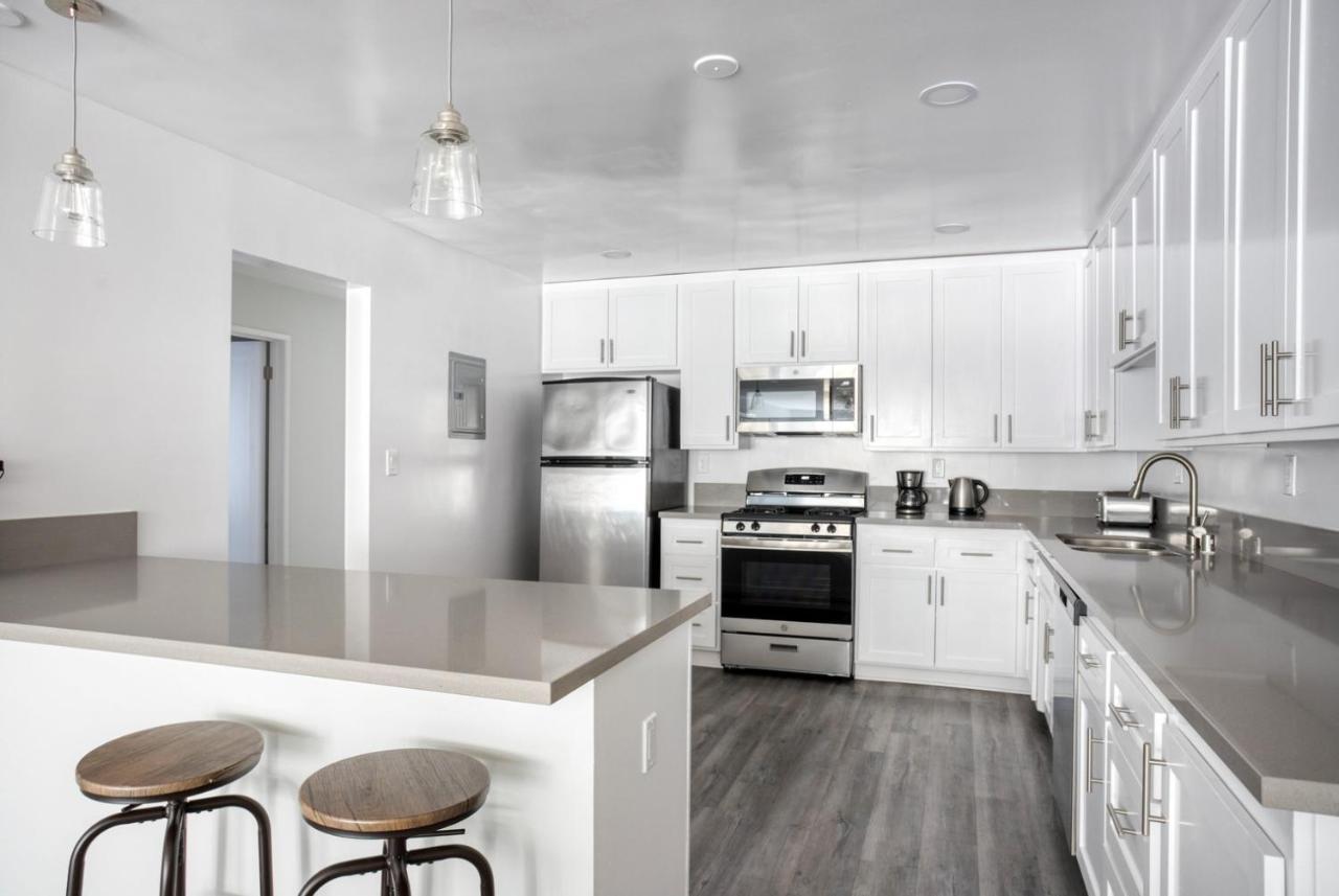 Apartment Beverly Hills 2br W Pool Wd Nr Rodeo Drive Lax-1032 *