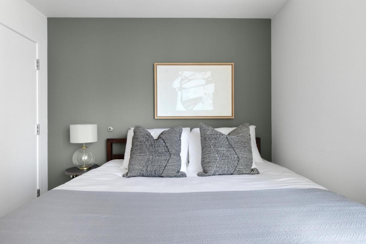 Apartment Downtown W Gym Pool Nr Metro Center Lax-279 Los Angeles