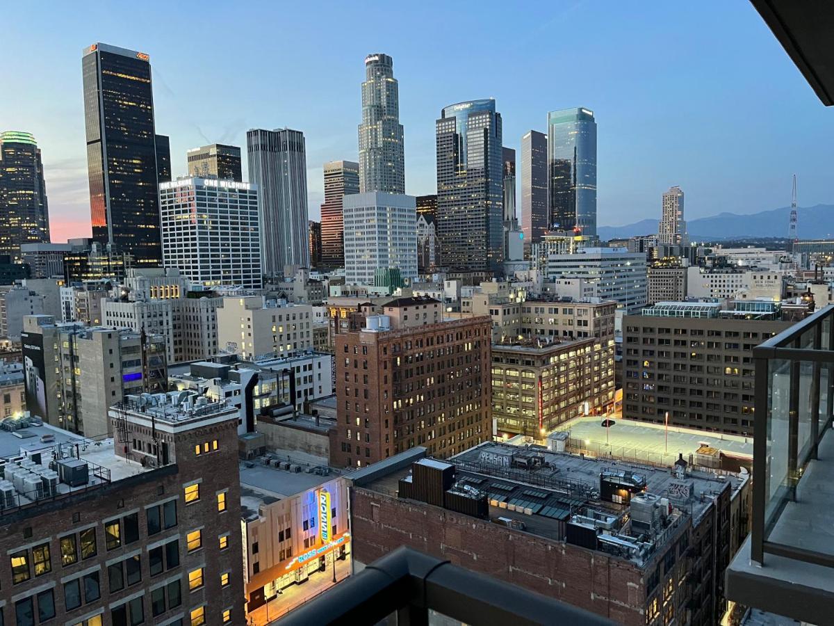 Apartment Top Floor 3 Bed 3 Bath Penthouse Living In Luxury *