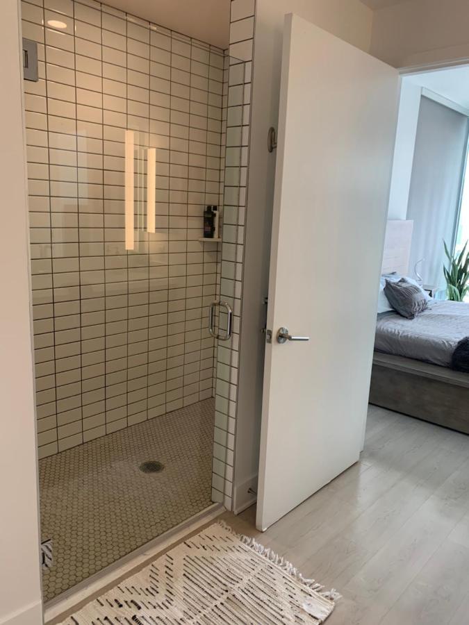Top Floor 3 Bed 3 Bath Penthouse Living In Luxury