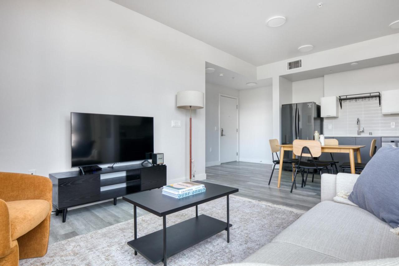 Hollywood 2br W Bbq Roof Prime Area Lax-747 Apartment *