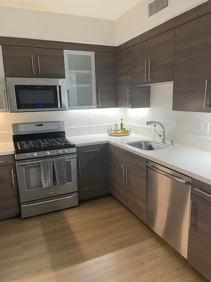 Las Palmas - Modern, Stylish, Spacious, Secure & Tranquil With 2 Master Bedrooms - Wlk To Sm Pier