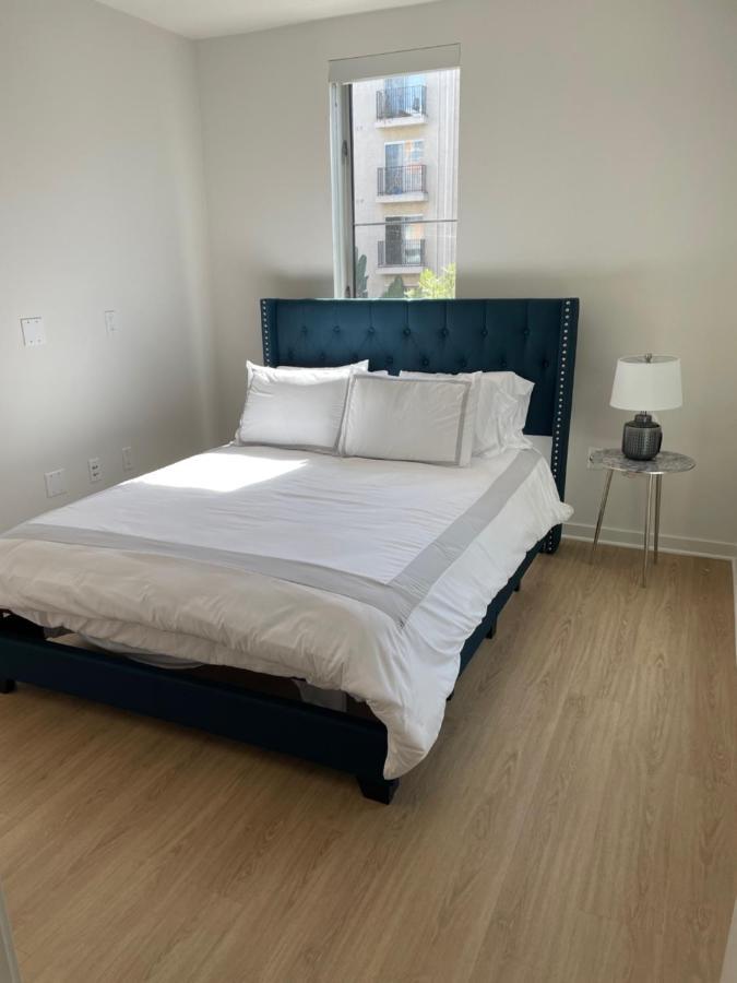 Las Palmas - Modern, Stylish, Spacious, Secure & Tranquil With 2 Master Bedrooms - Wlk To Sm Pier Apartment Los Angeles