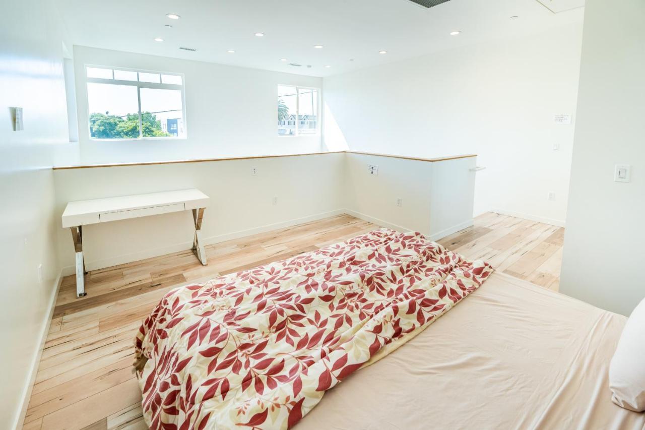 Hollywood 3bedrooms Stylish Loft With 2 Parking *