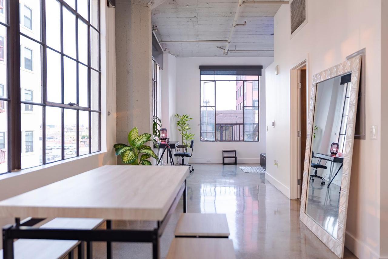 Gorgeous Dtla Artist Loft With Parking And Views Los Angeles