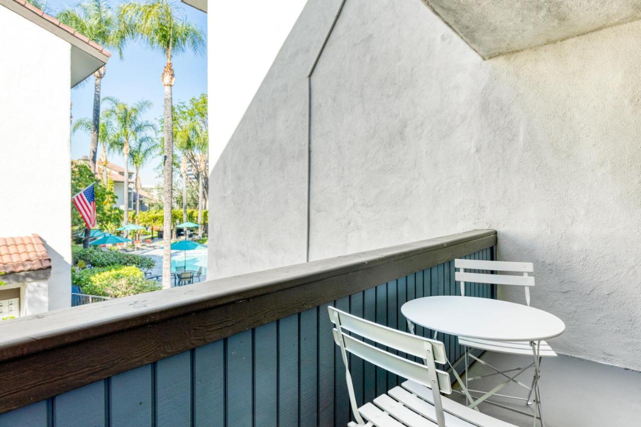 Apartment Woodland Hills 1br W Pool Gym Nr Warner Center Lax-695 *