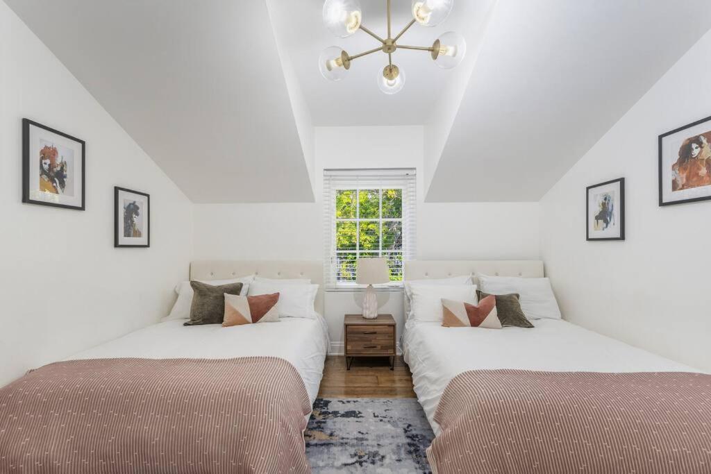 Beverly Hills With 2 And Swimming Pool * Los Angeles