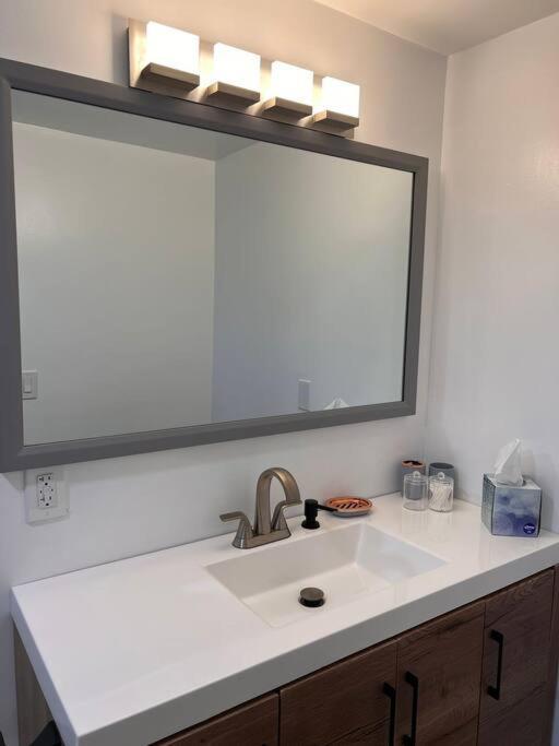 Private 1-bedroom In Woodland Hills