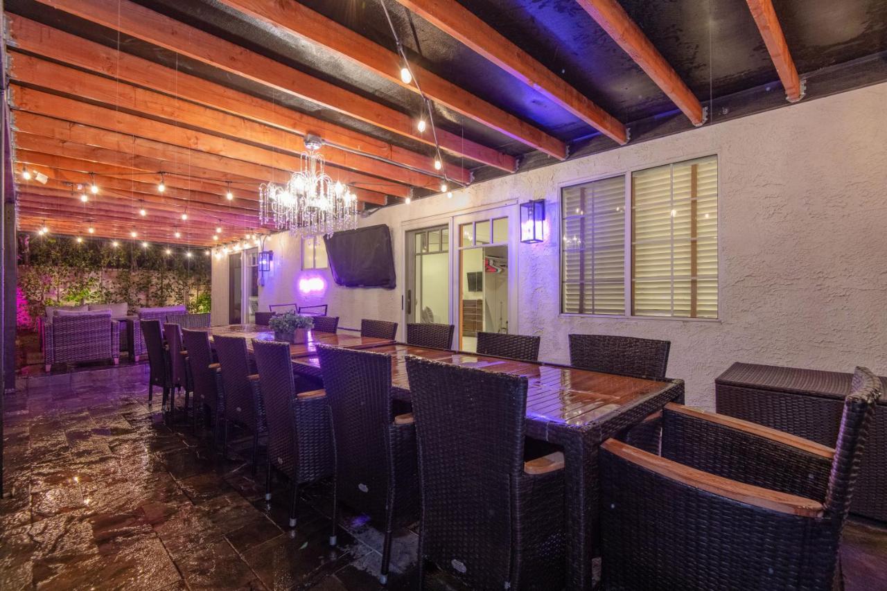 Woodland Hills Paradise Style Holiday home Los Angeles