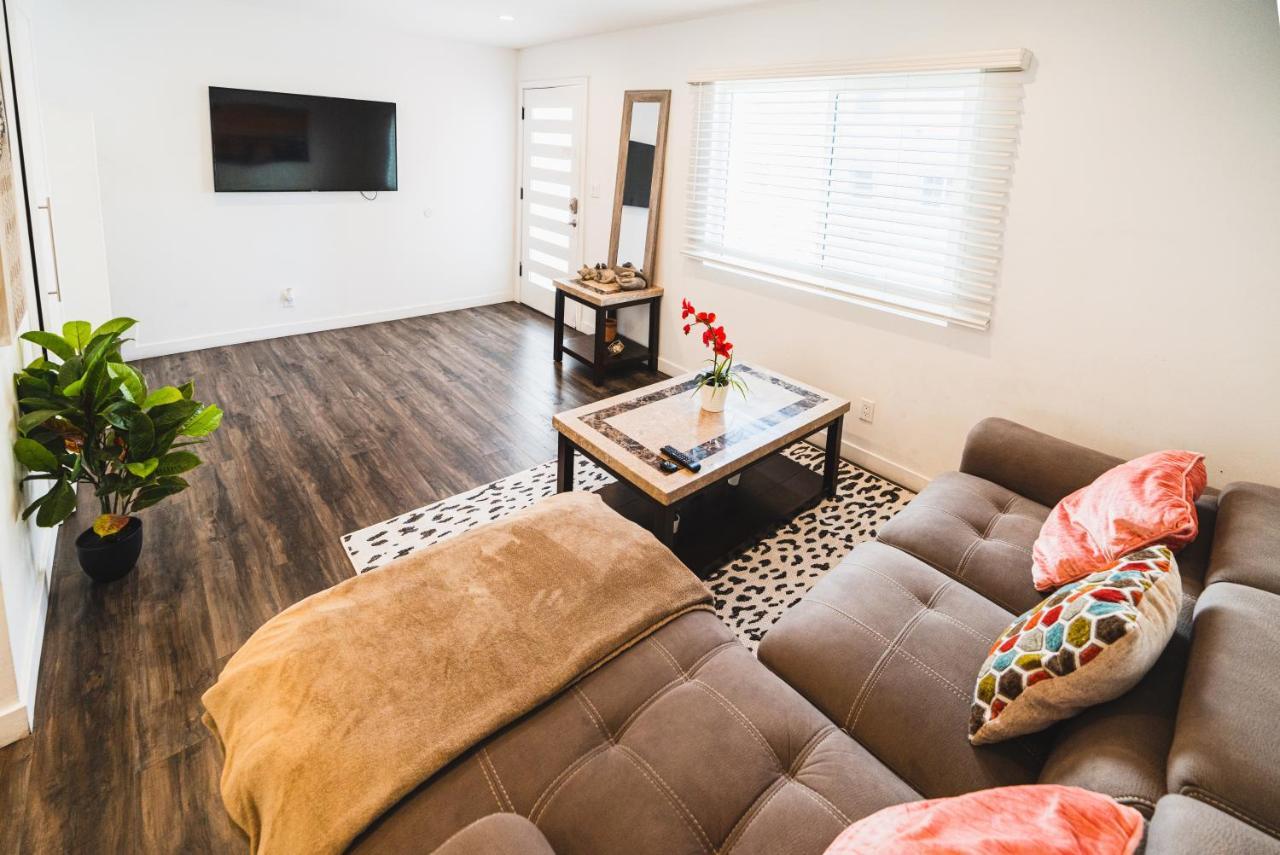 And Close To Downtown 1 Bedroom Sleeps 4 Apartment Los Angeles