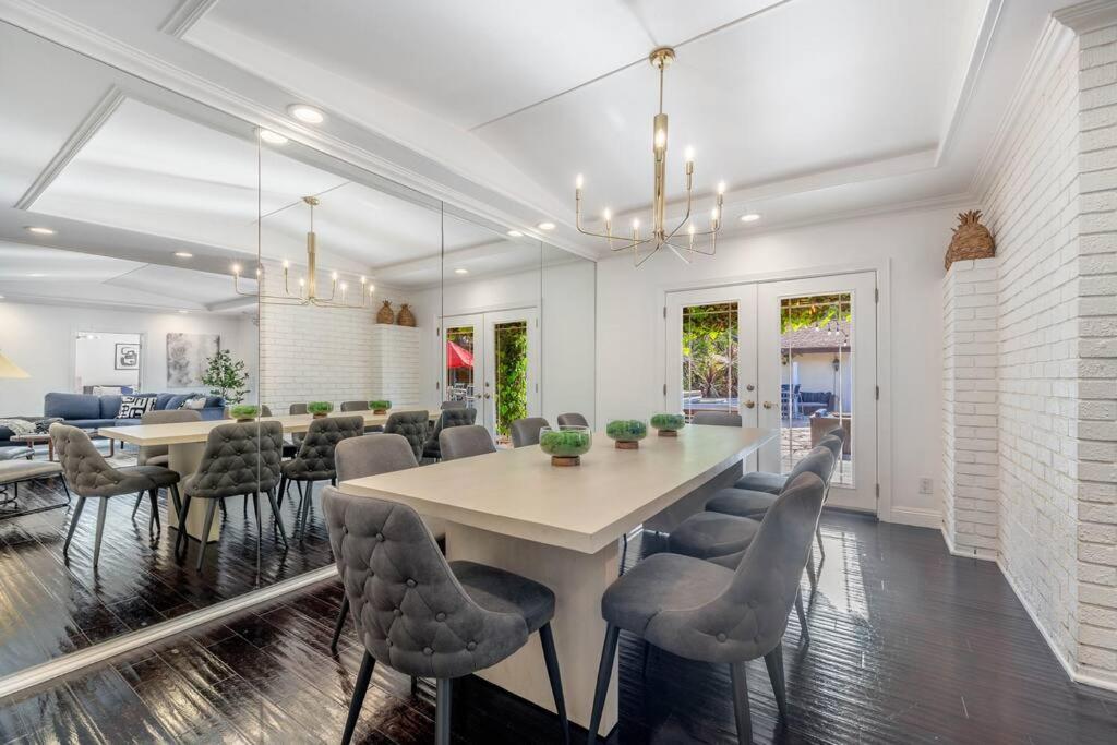 Beverly Hills With 2 And Swimming Pool * Los Angeles