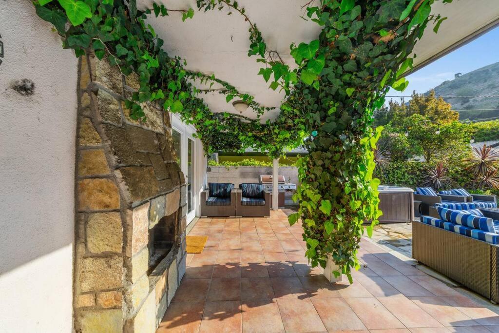 Villa Beverly Hills With 2 And Swimming Pool
