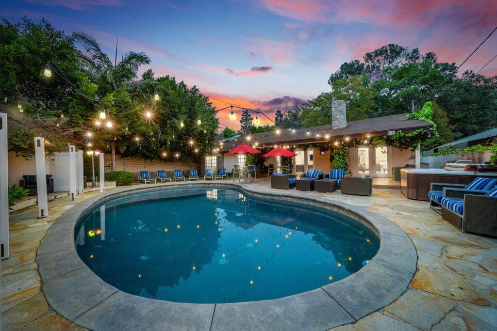 Beverly Hills With 2 And Swimming Pool