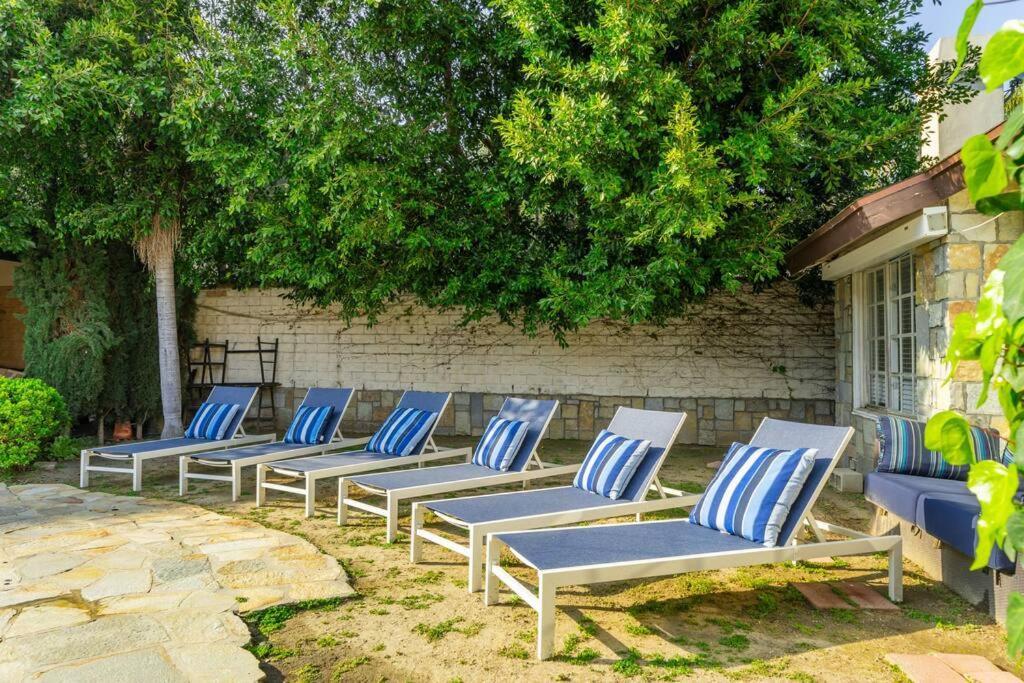 Beverly Hills With 2 And Swimming Pool * Los Angeles