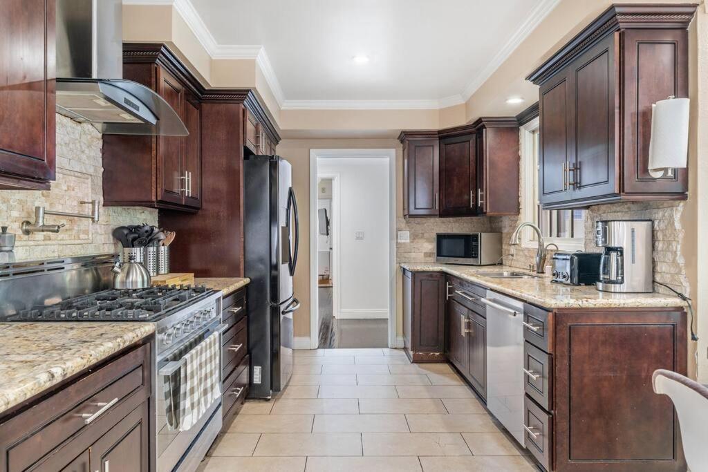 Beverly Hills With 2 And Swimming Pool Villa *