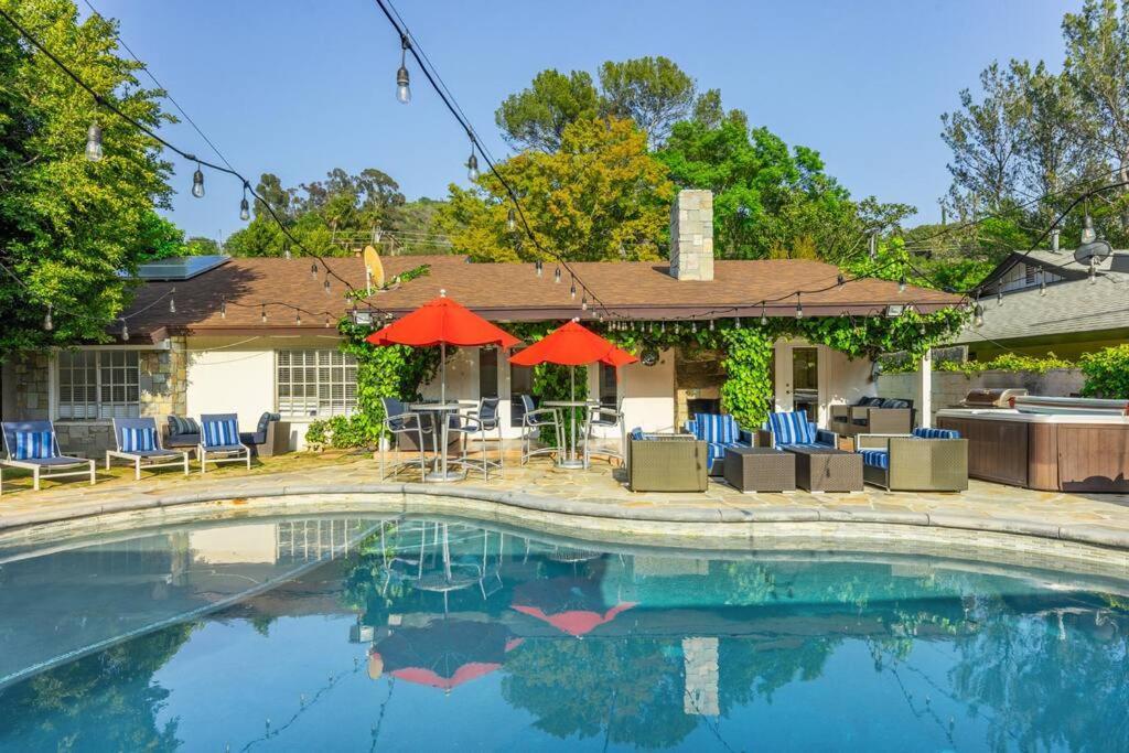Villa Beverly Hills With 2 And Swimming Pool Los Angeles