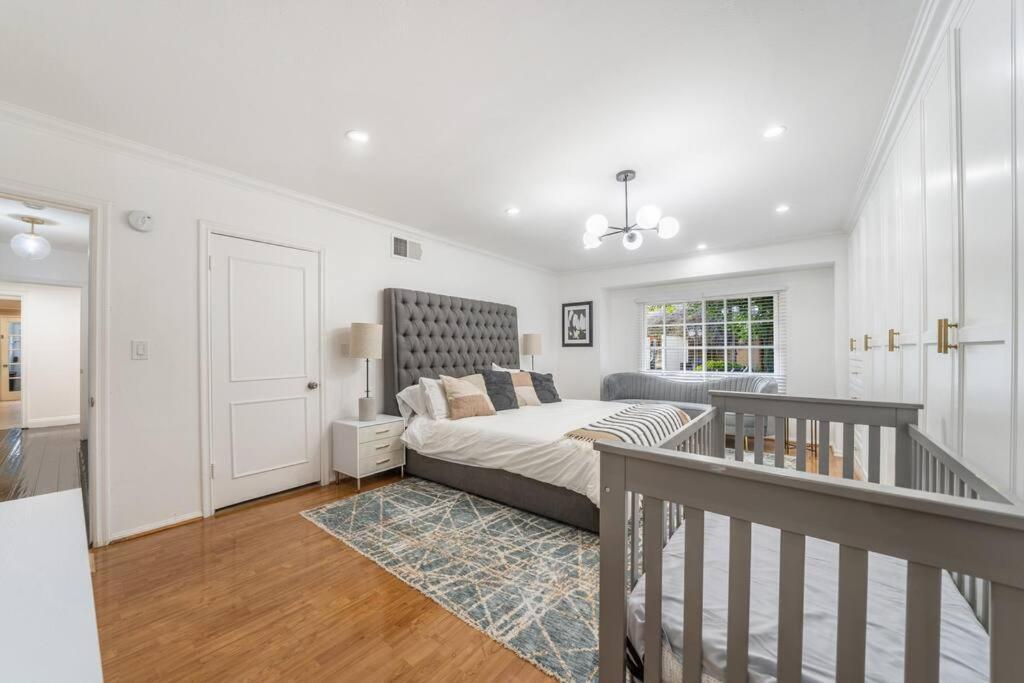 Beverly Hills With 2 And Swimming Pool Villa Los Angeles