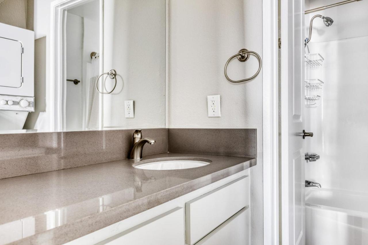 Apartment Woodland Hills 1br W Pool Gym Nr Warner Center Lax-695 Los Angeles
