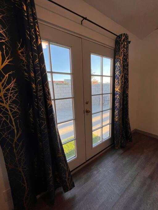 Private 1-bedroom In Woodland Hills Apartamento