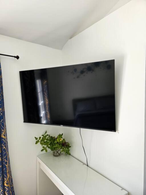 Private 1-bedroom In Woodland Hills Apartamento *