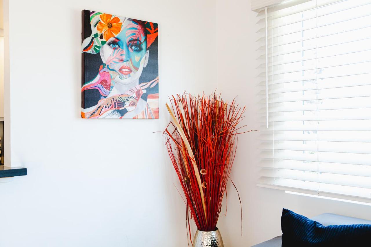Modern Remodeled 1-bedroom Close To Hollywood Walk Of Fame With Parking * Los Angeles