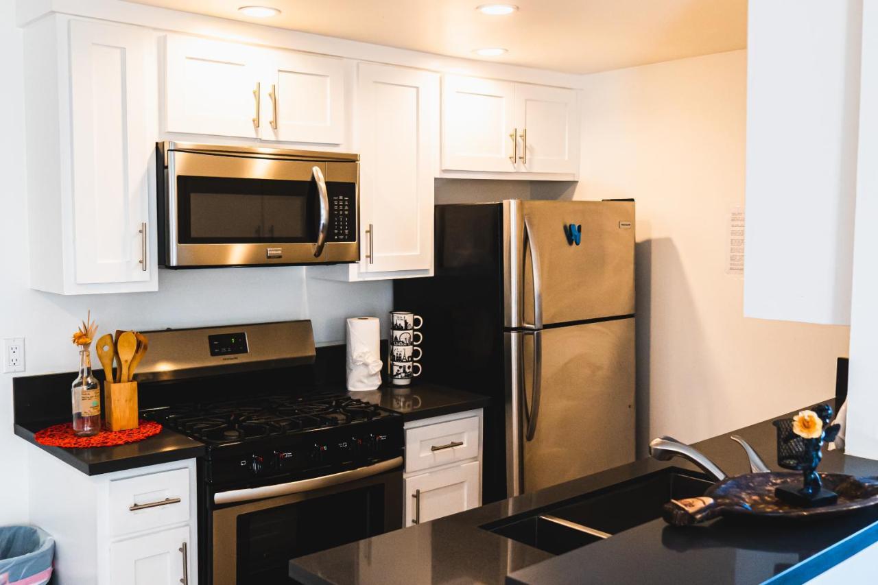 Modern Remodeled 1-bedroom Close To Hollywood Walk Of Fame With Parking Apartment Los Angeles