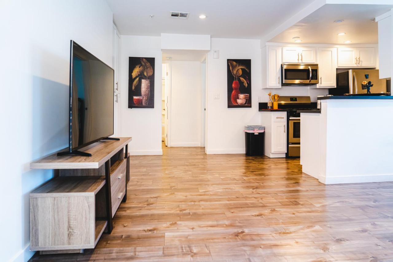 Modern Remodeled 1-bedroom Close To Hollywood Walk Of Fame With Parking Apartment