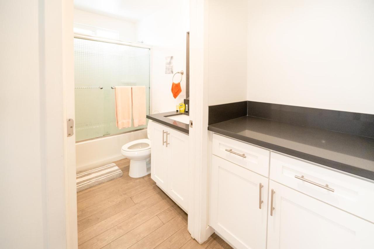 Modern One Bedroom In Koreatown Close To Downtown La With Private Parking Apartment Los Angeles