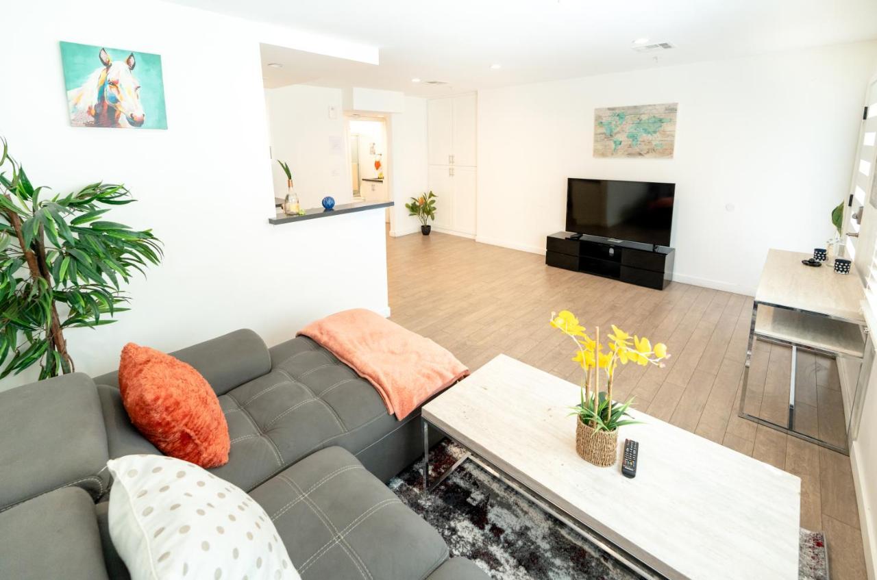 Modern One Bedroom In Koreatown Close To Downtown La With Private Parking Apartment Los Angeles