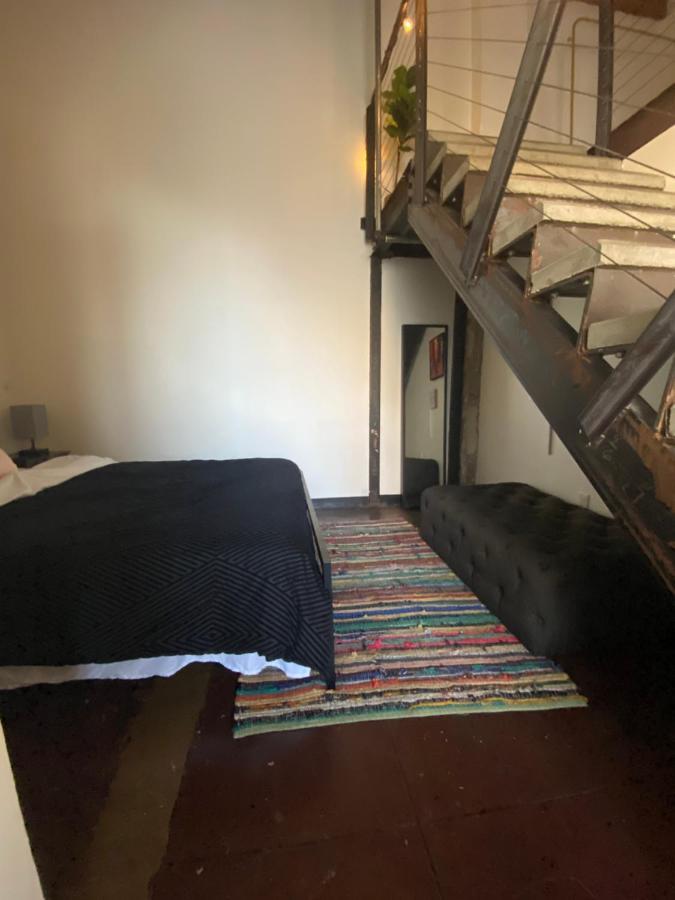 The Continental Dtla Loft Bed & Breakfast Los Angeles