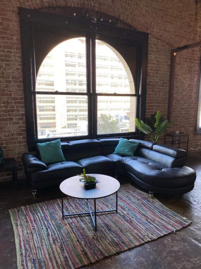 Acomodação com café da manhã  The Continental Dtla Loft *
