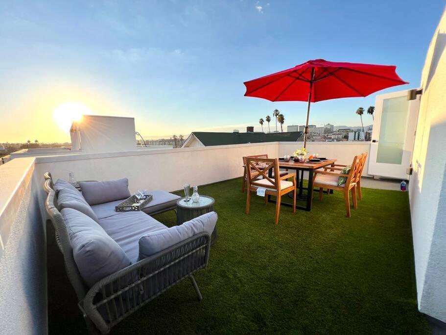 Luxury K-town Dwelling With Private Rooftop Deck. * Los Angeles