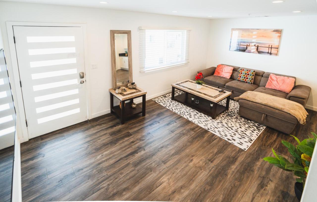 Apartment And Close To Downtown 1 Bedroom Sleeps 4 *