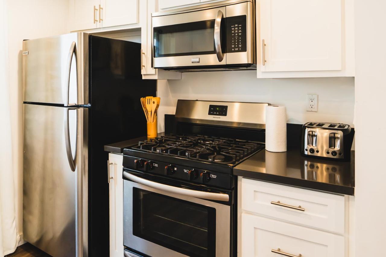 And Close To Downtown 1 Bedroom Sleeps 4 Apartment *