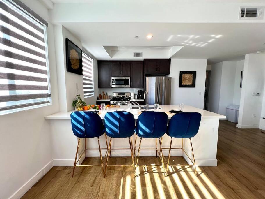 Apartment Luxury K-town Dwelling With Private Rooftop Deck. Los Angeles