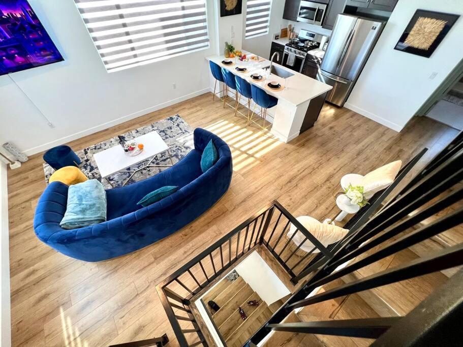 Luxury K-town Dwelling With Private Rooftop Deck. Apartment *