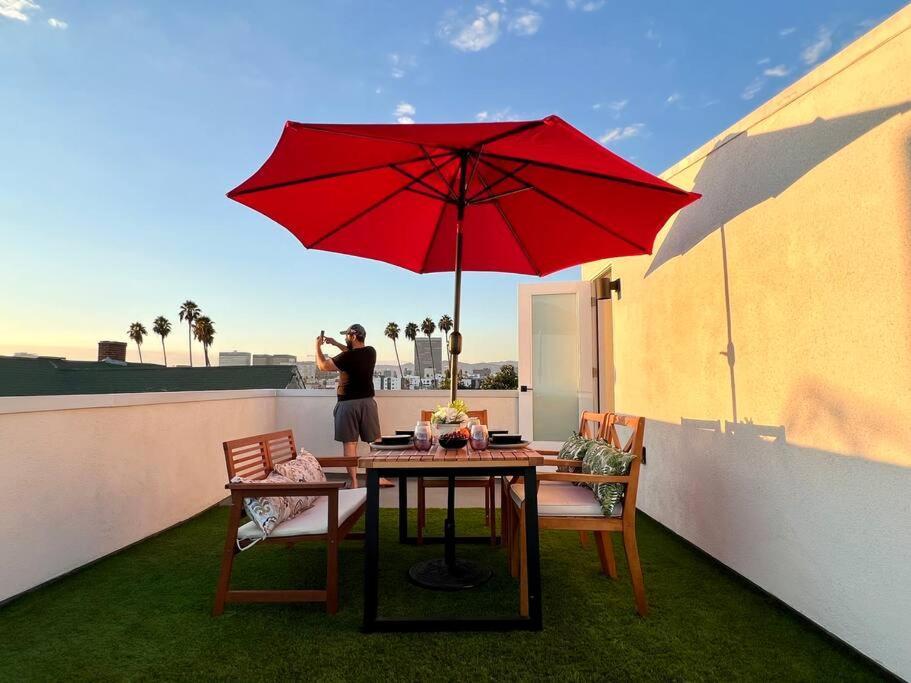 Luxury K-town Dwelling With Private Rooftop Deck. Los Angeles
