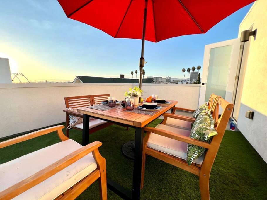 Luxury K-town Dwelling With Private Rooftop Deck. * Los Angeles